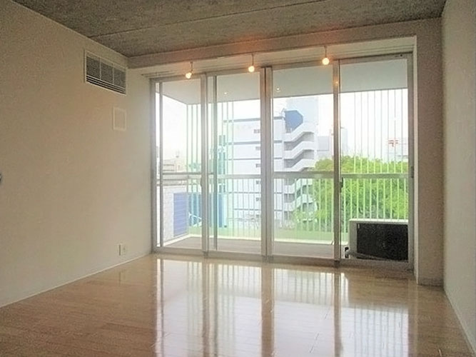 ＮＡＧＯＹＡ　ＦＬＡＴ