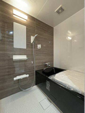 ネオハイツ並木の独立洗面台|洗面所の反対側には室内洗濯機置き場がございます。