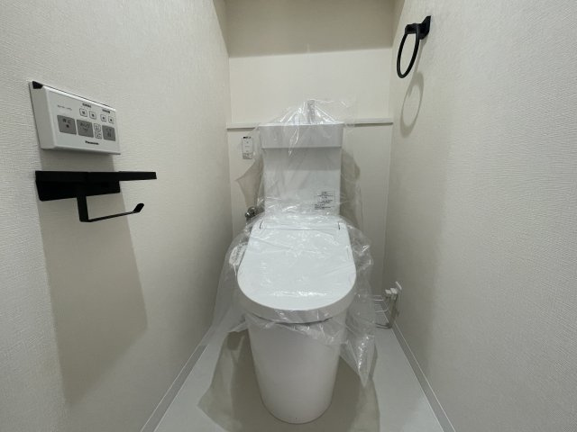 ネオハイツ並木の収納|北側洋室は収納扉無しタイプで見せる収納です。収納扉が無いことにより圧迫感が無くお部屋が広く感じます！