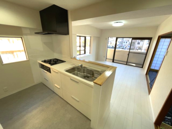 ネオハイツ並木のキッチン|キッチン新品です！白を基調とした清潔感のあるキッチン♪新品の水回りは気持ちよいですね(^^)