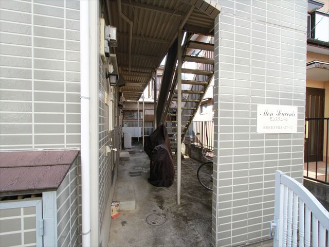 モンスグニール　南向き　角部屋　学生おすすめのエントランス