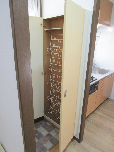 シティハイム　ＡＩＺＡＷＡ　Bの玄関|玄関にはシューズボックスあり