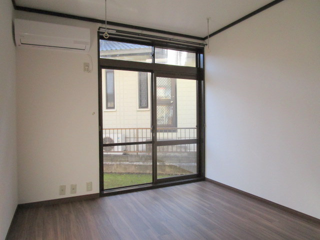 シティハイム　ＡＩＺＡＷＡ　Bの洋室|南向きの洋室フローリングの６帖