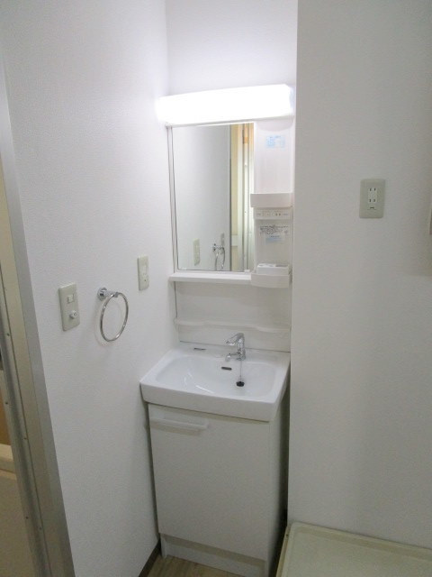 シティハイム　ＡＩＺＡＷＡ　Bの洗面所|忙しい朝に嬉しい独立洗面化粧台