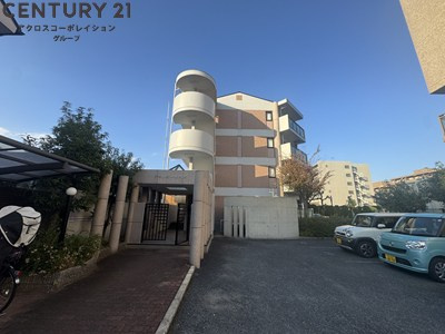 敷地内駐車場・駐輪場あり！
