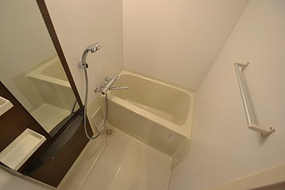 エステムプラザ神戸三宮ルクシアの浴室