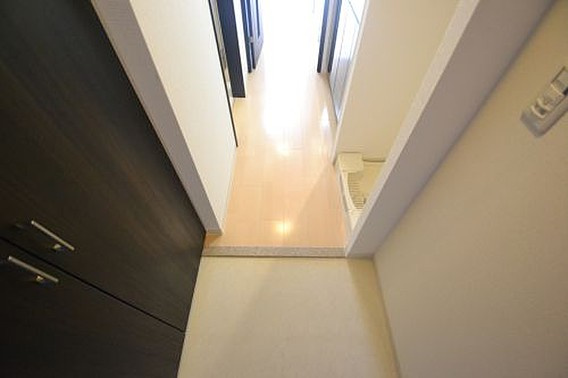 エステムプラザ神戸三宮ルクシアの玄関