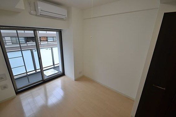 エステムプラザ神戸三宮ルクシアの居間・リビング