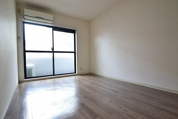 メゾンド六甲パート２の居間・リビング