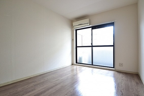 メゾンド六甲パート２の居間・リビング