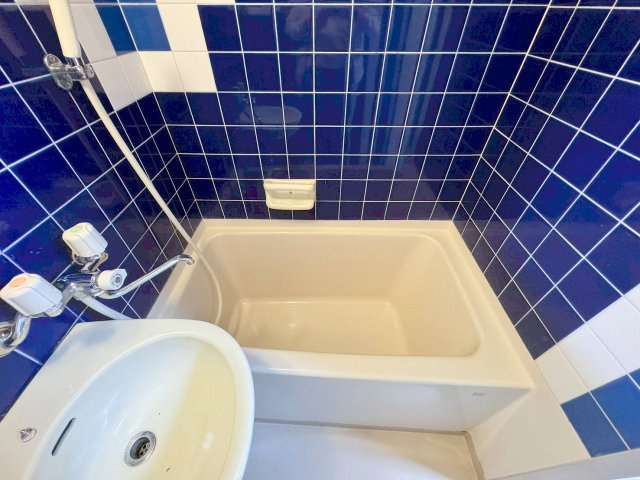 シオザキビルの浴室