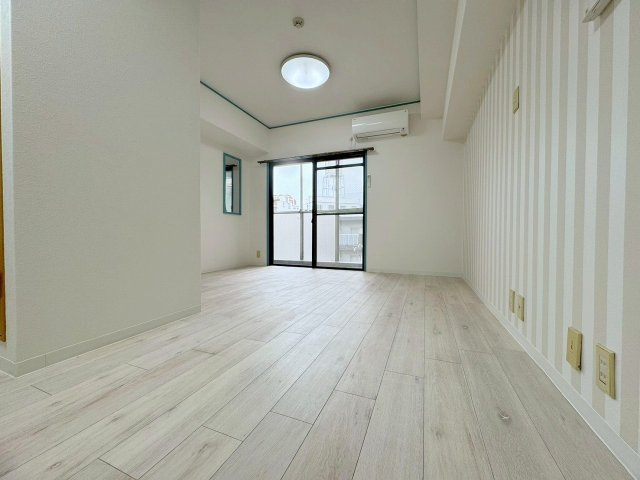 シオザキビルの内装