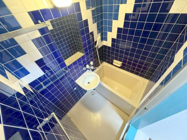 シオザキビルの浴室