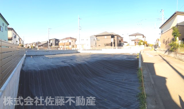 【分譲地】ベルクまで徒歩１分の全6区画の展望|2025年11月15日 14時頃撮影。敷地内の南側の隅から対角方向へ撮影した物件からの展望です。