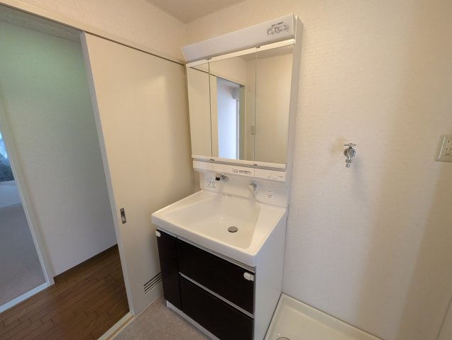 栄南団地４号棟の独立洗面台