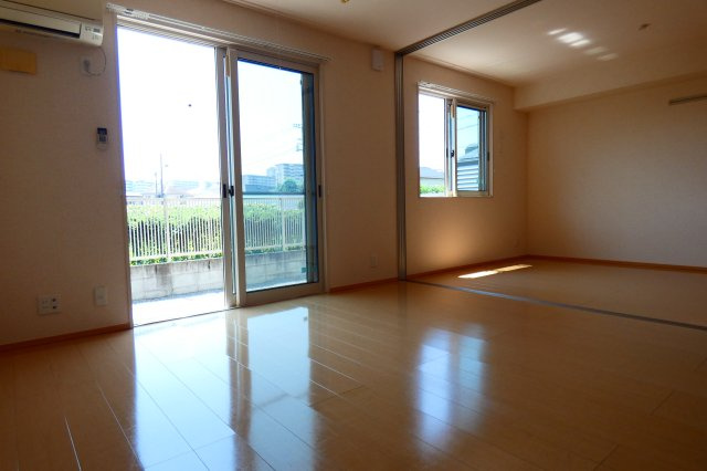 【居間・リビング】 | 12.3帖広々LDK