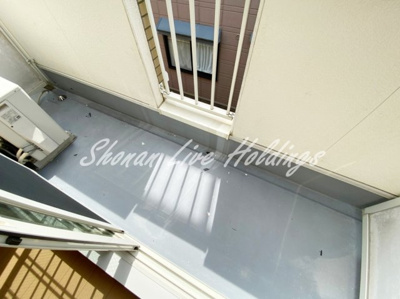 【設備】 | ズィーベン久里浜 | 日当たり良好なバルコニー