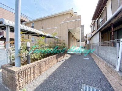 【エントランス】 | ズィーベン久里浜 | 綺麗に管理されたエントランス