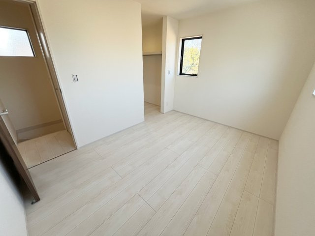 所沢市北野の洋室|6帖の洋室は広めのウォークインクローゼット付き♪