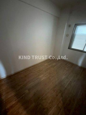 ロイヤルアーク花水都OSAKAの居間・リビング|ゆったり過ごせるリビングです