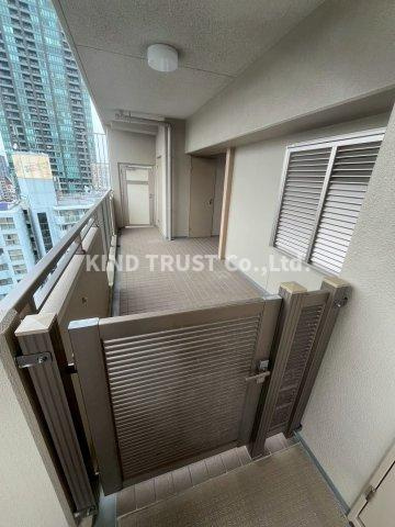 ロイヤルアーク花水都OSAKAのバルコニー|開放的で明るい空間を演出してくれるバルコニーです