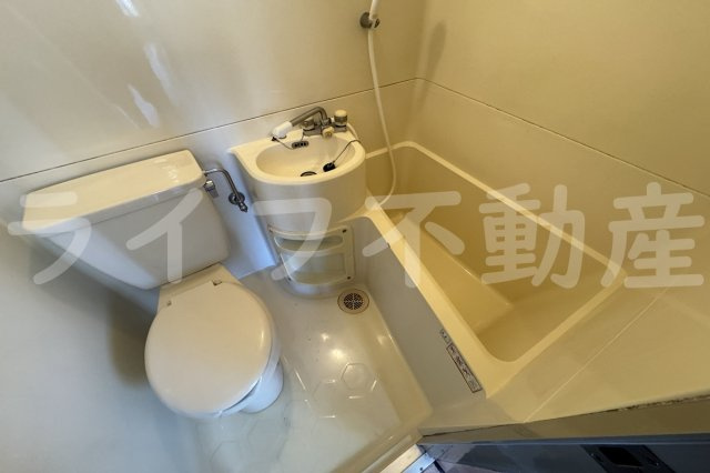 ハイツディーセントの浴室|日々の疲れを癒すお風呂付です