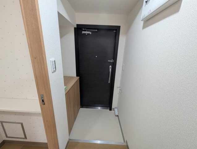 中央日進ビルの玄関