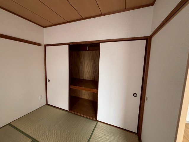 成田市玉造７丁目の賃貸マンションの収納