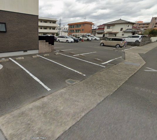 中村様借家の駐車場