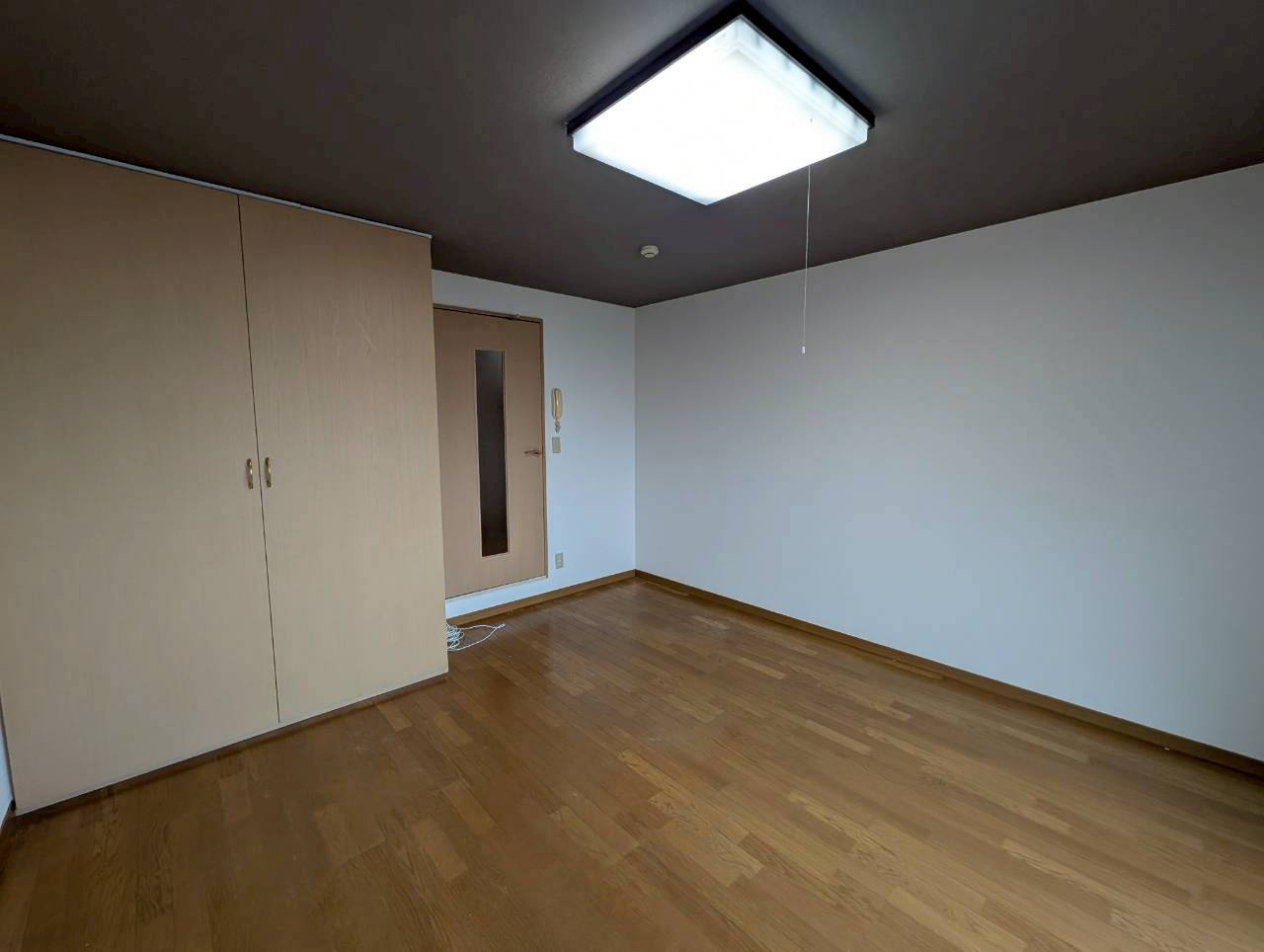 南花屋敷エイティーンハウスの居間・リビング