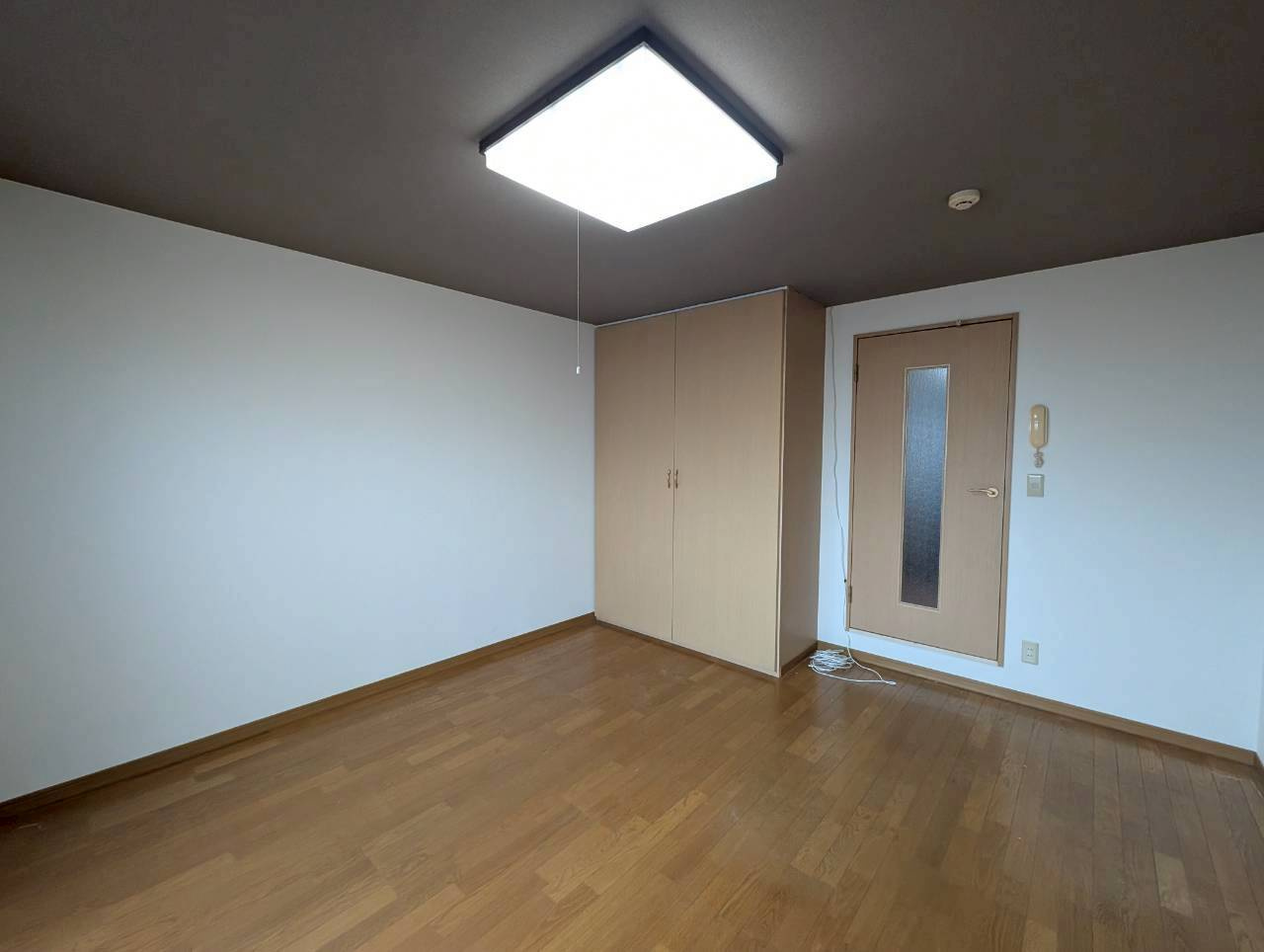 南花屋敷エイティーンハウスの居間・リビング