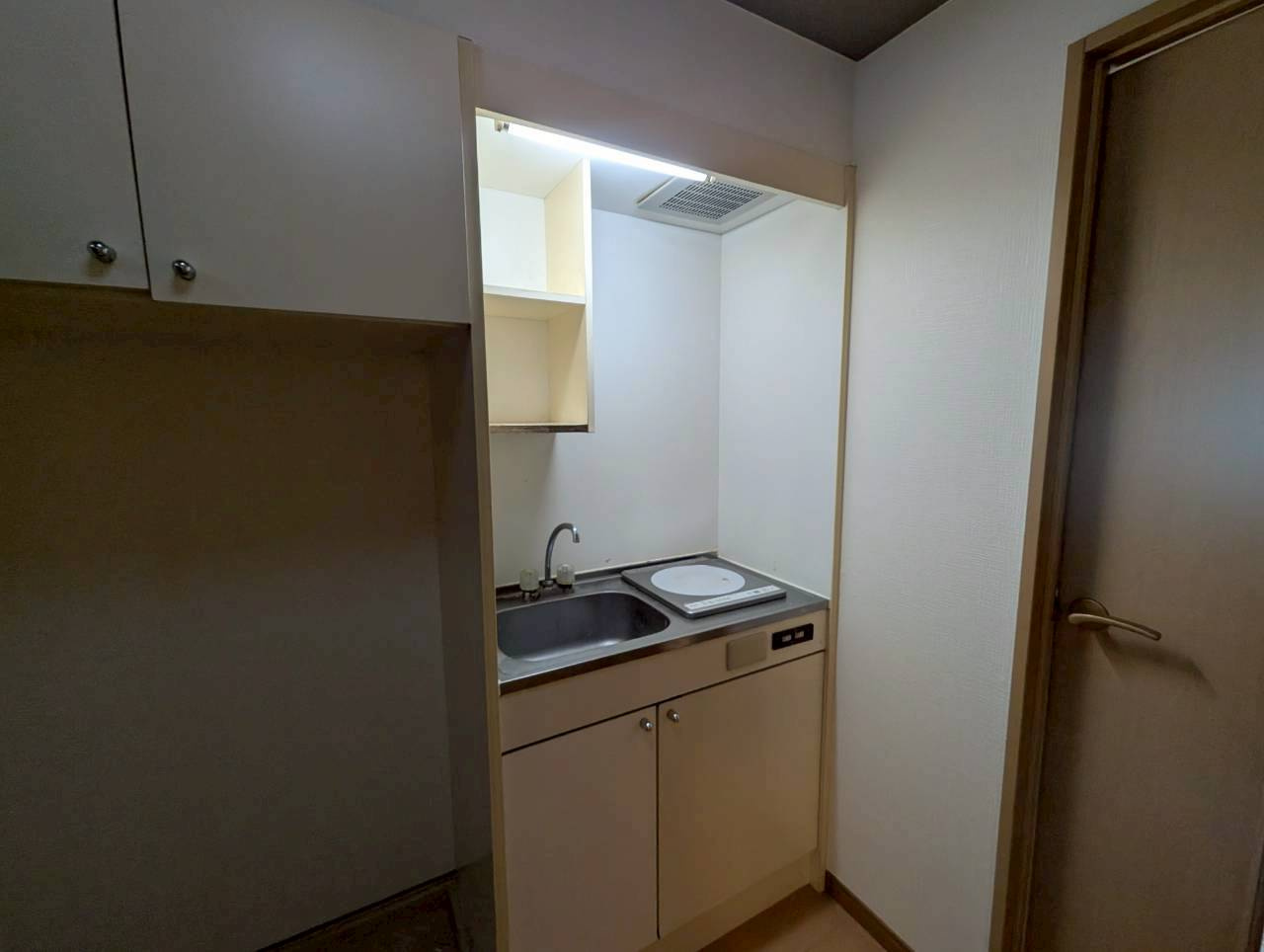 南花屋敷エイティーンハウスのキッチン