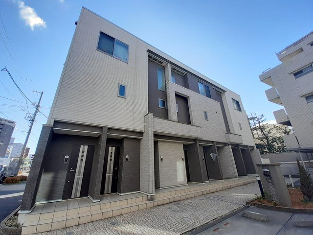 モデッサ芳野Ｓ