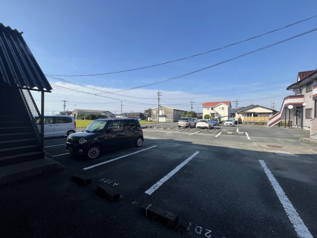 サンハイツAの駐車場