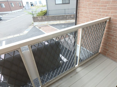 【バルコニー】 | プランドール白鳥 | 晴れた日には洗濯物もたくさん干せます。