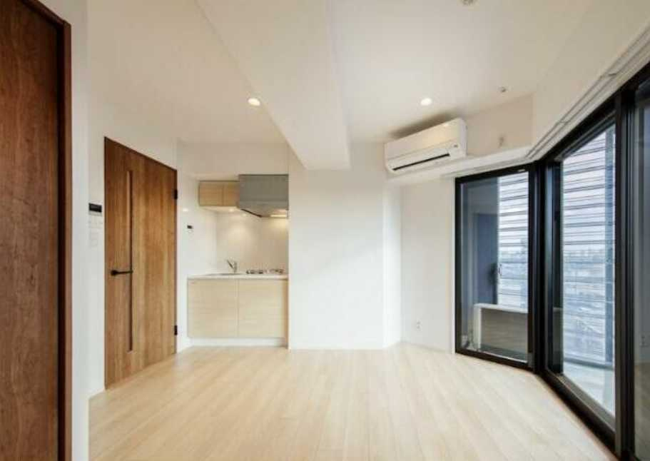 ニューガイアリルーム用賀No,32　ペット相談　築浅　デザイナーズの居間・リビング