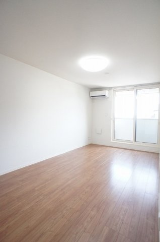 メゾン　ソラーナの居間・リビング