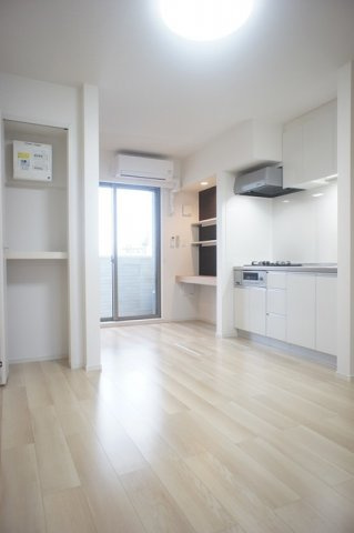 シャロームの居間・リビング