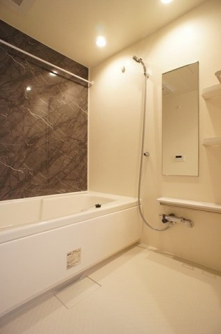 カーザ・フィオーレ錦　Ⅰの浴室