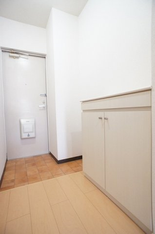 クレストの玄関