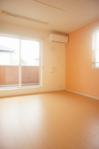 ブリーゼ・カーサＡの居間・リビング