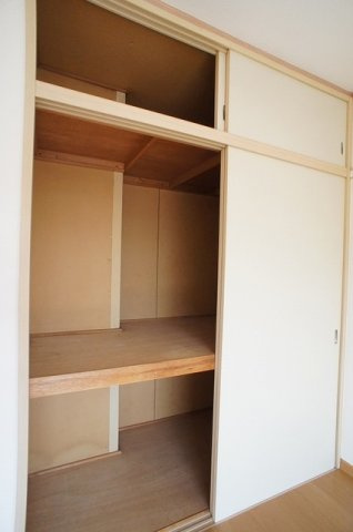サンシャイン山野辺Ａの収納