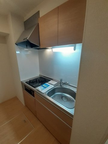 ガーデンハウス　トキのキッチン|2口コンロ・グリル付のシステムキッチンです♪