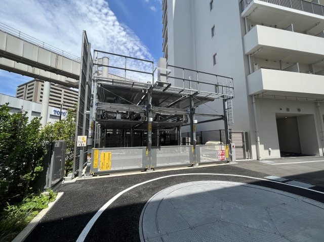 プライムメゾン千葉新町の駐車場