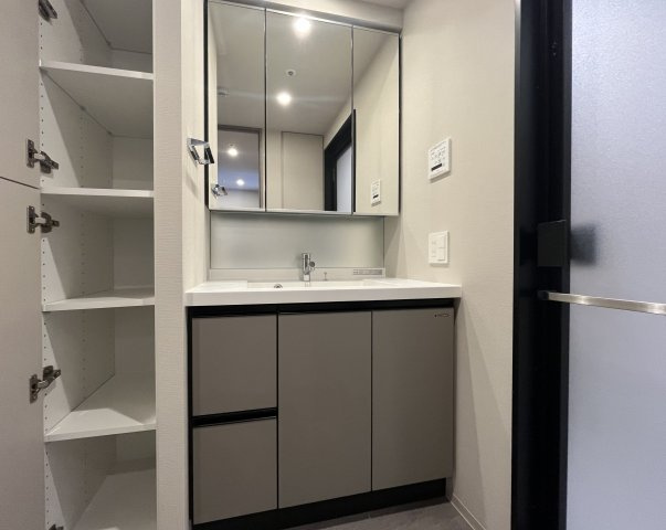 プライムメゾン千葉新町の洗面所