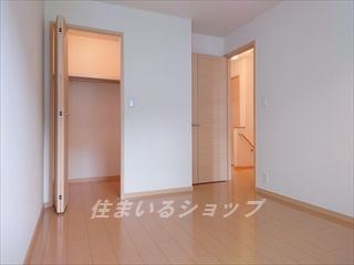 広島市安佐北区口田南４丁目のアパートの寝室