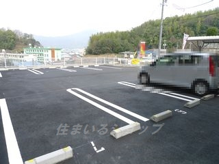 広島市安佐北区口田南４丁目のアパートの駐車場