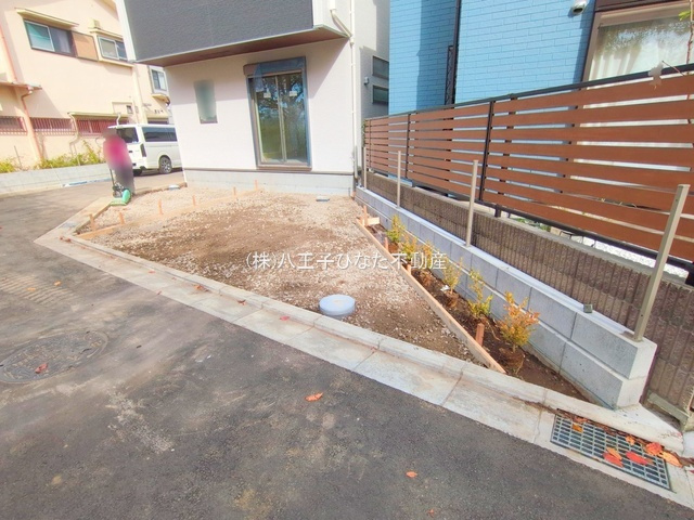 祝：成約済み　八王子市　大和田町　新築戸建て　１０期の駐車場|～仲介手数料無料☆八王子ひなた不動産～　八王子市大和田町　新築戸建て