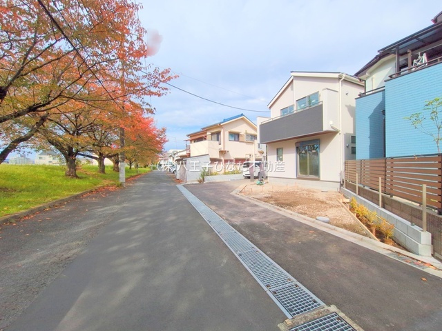 祝：成約済み　八王子市　大和田町　新築戸建て　１０期の前面道路含む現地写真|～仲介手数料無料☆八王子ひなた不動産～　八王子市大和田町　新築戸建て