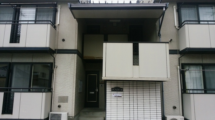 ラフィネ九のエントランス|建物の内部です
